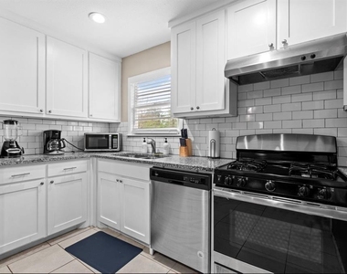 1110 Park Street - Photo Thumbnail 3