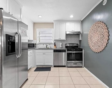 1110 Park Street - Photo Thumbnail 14