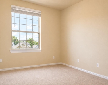 606 Seneca Boulevard - Photo Thumbnail 17