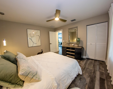 661 W Rambling Drive - Photo Thumbnail 19