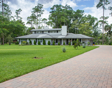 661 W Rambling Drive - Photo Thumbnail 2