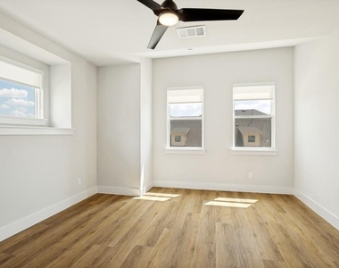 3771 Pine Leaf Lane - Photo Thumbnail 16