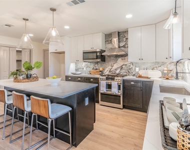 3131 Altman Drive - Photo Thumbnail 4