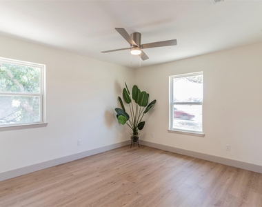 3131 Altman Drive - Photo Thumbnail 9