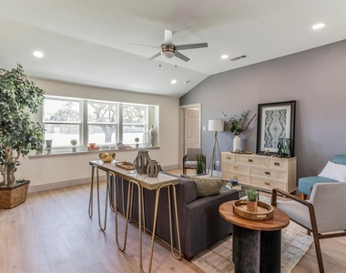 3131 Altman Drive - Photo Thumbnail 3