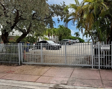 1980 Bay Drive - Photo Thumbnail 4