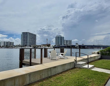 1980 Bay Drive - Photo Thumbnail 12