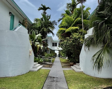 1980 Bay Drive - Photo Thumbnail 3
