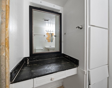 3121 Park Lane - Photo Thumbnail 19