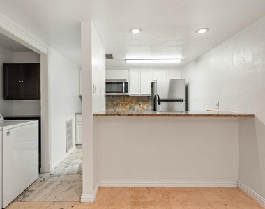 3121 Park Lane - Photo Thumbnail 11
