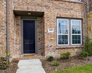 695 Vista Del Lago Drive - Photo Thumbnail 7