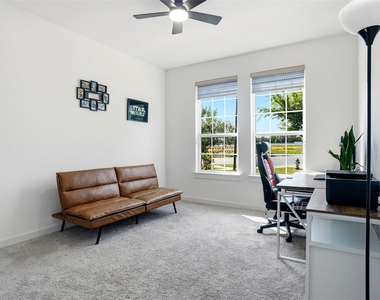 695 Vista Del Lago Drive - Photo Thumbnail 32