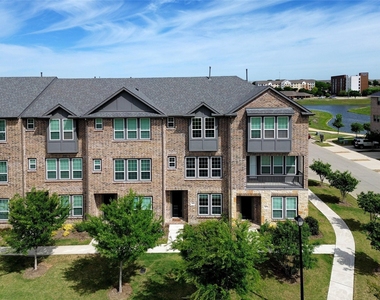 695 Vista Del Lago Drive - Photo Thumbnail 38