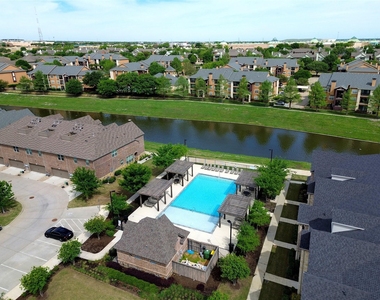 695 Vista Del Lago Drive - Photo Thumbnail 1