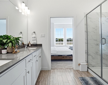 695 Vista Del Lago Drive - Photo Thumbnail 29