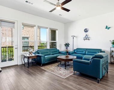 695 Vista Del Lago Drive - Photo Thumbnail 20