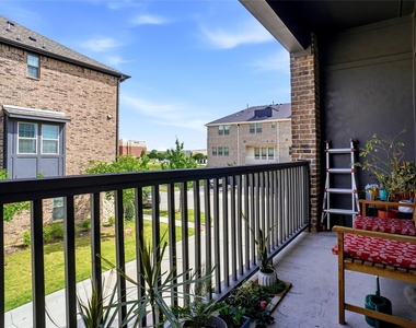 695 Vista Del Lago Drive - Photo Thumbnail 16