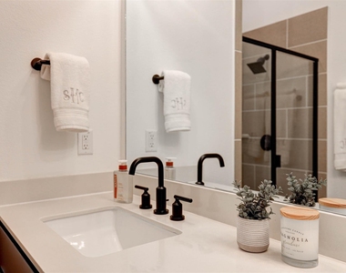 2324 Norma Lane - Photo Thumbnail 23