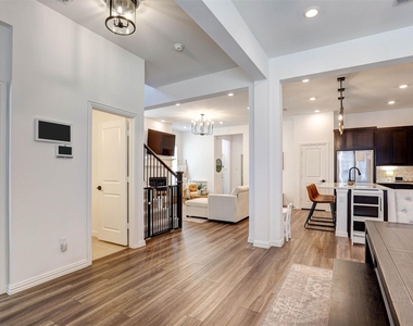2324 Norma Lane - Photo Thumbnail 4
