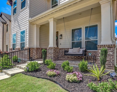 2324 Norma Lane - Photo Thumbnail 2