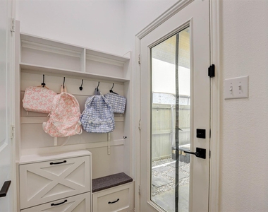 2324 Norma Lane - Photo Thumbnail 19