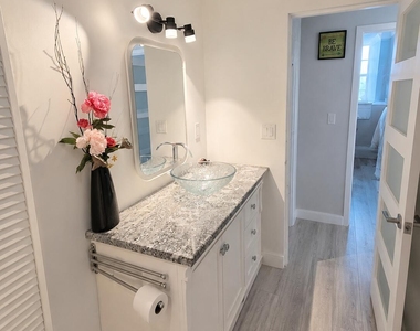 2800 N Flagler Drive - Photo Thumbnail 9