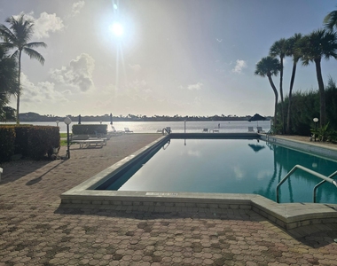 2800 N Flagler Drive - Photo Thumbnail 22