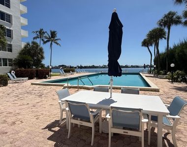 2800 N Flagler Drive - Photo Thumbnail 24