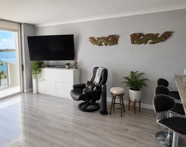 2800 N Flagler Drive - Photo Thumbnail 4