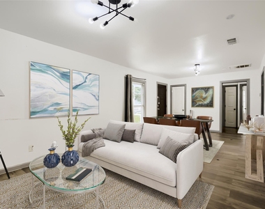 326 E Holley Street - Photo Thumbnail 8