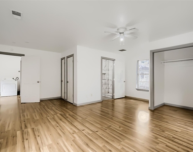 326 E Holley Street - Photo Thumbnail 21