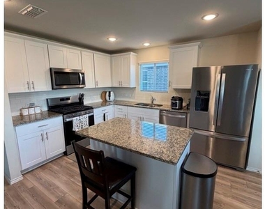 900 Shire Avenue - Photo Thumbnail 5