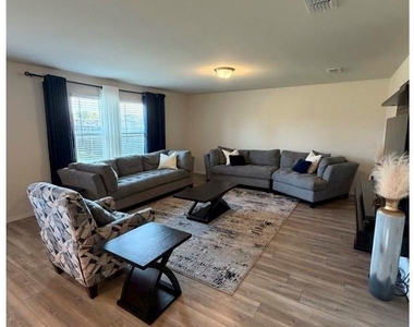 900 Shire Avenue - Photo Thumbnail 6