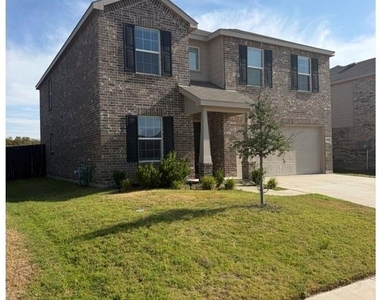 900 Shire Avenue - Photo Thumbnail 2
