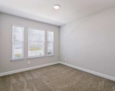 1608 Central Park Drive - Photo Thumbnail 15