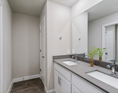 1608 Central Park Drive - Photo Thumbnail 19