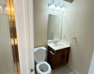 2918 Lake Valley Drive - Photo Thumbnail 25