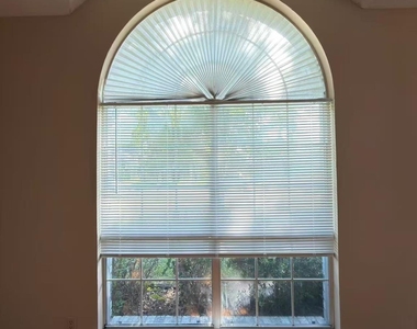 2918 Lake Valley Drive - Photo Thumbnail 5