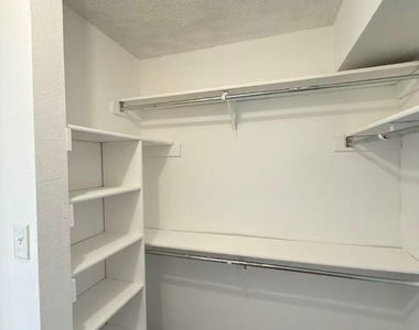 2918 Lake Valley Drive - Photo Thumbnail 26