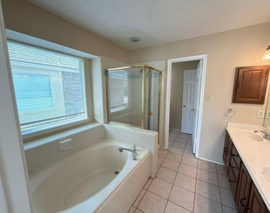 2918 Lake Valley Drive - Photo Thumbnail 22