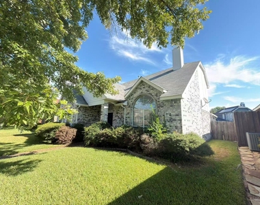 2918 Lake Valley Drive - Photo Thumbnail 32