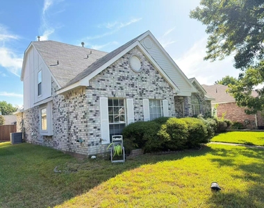 2918 Lake Valley Drive - Photo Thumbnail 31