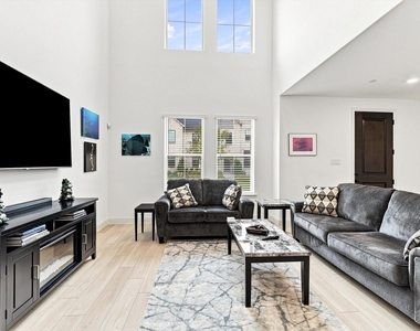 4833 Lunker Street - Photo Thumbnail 3