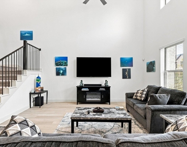 4833 Lunker Street - Photo Thumbnail 8