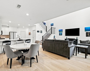 4833 Lunker Street - Photo Thumbnail 11