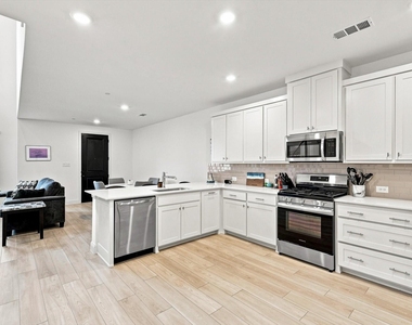 4833 Lunker Street - Photo Thumbnail 4