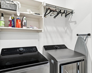 4833 Lunker Street - Photo Thumbnail 18