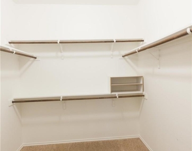 405 Riverstone Way - Photo Thumbnail 24