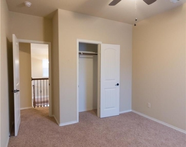 405 Riverstone Way - Photo Thumbnail 16