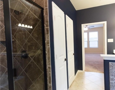 405 Riverstone Way - Photo Thumbnail 25
